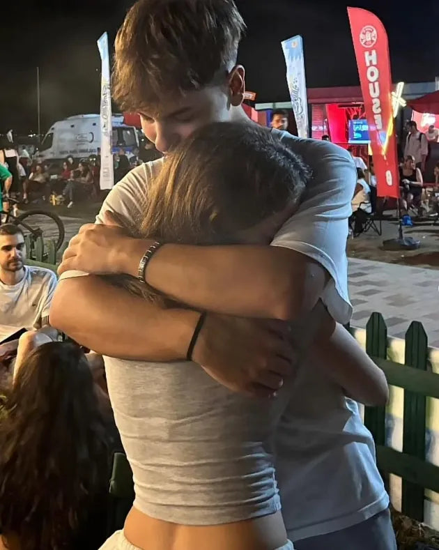 Un abrazo puede disipar cualquier preocupación.