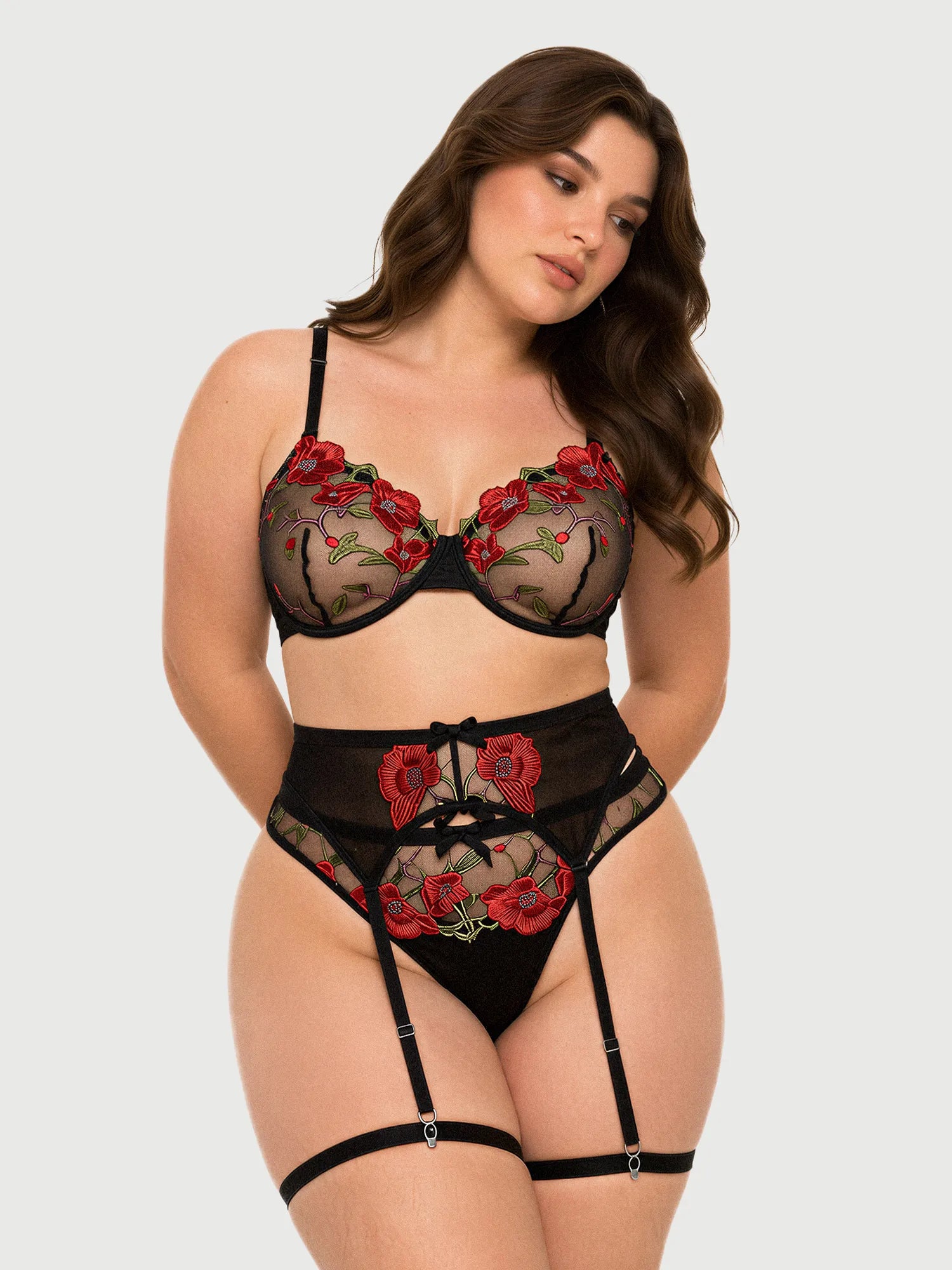 Orlaya Floral Embroidered Garter Set - Red
