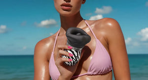 A model showing Toendi vibrator Lips zebra ver